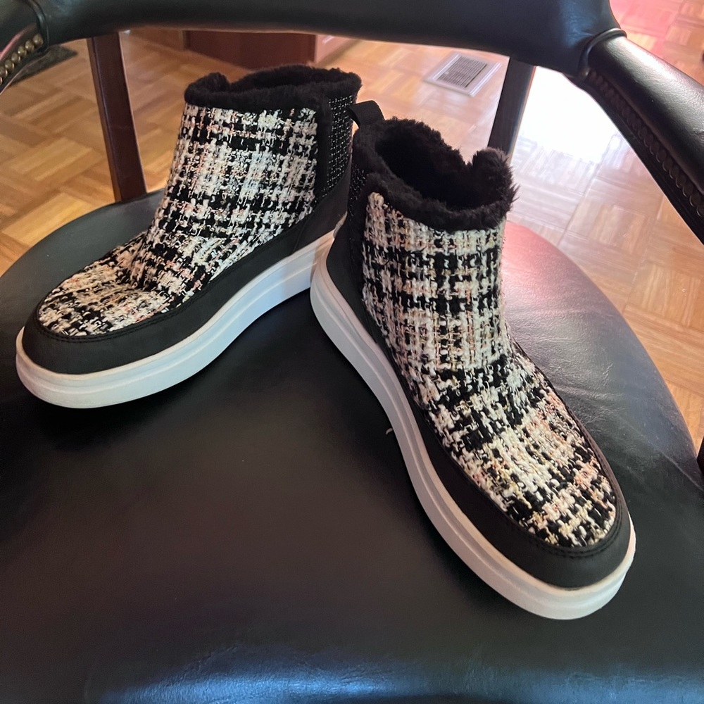 HEYDUDE  Womens Sz  9,